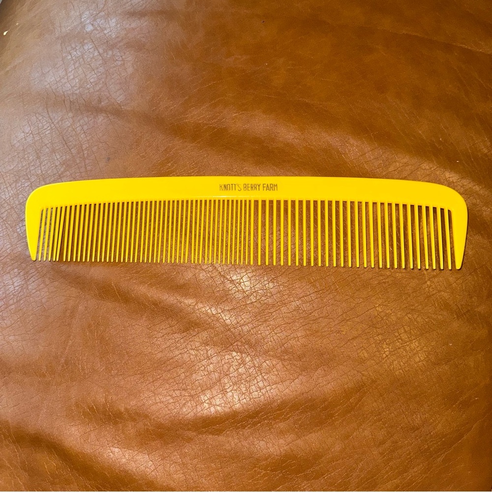 Vintage Knott’s Berry Farm Yellow Hair Comb